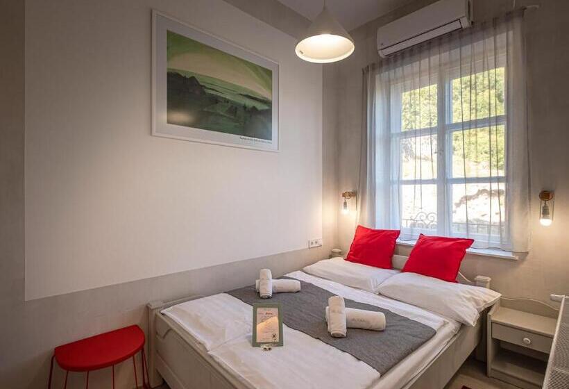 חדר אקונומי, Villa Kabala