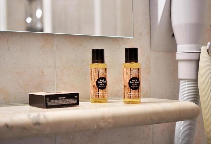 חדר משפחתי, Baldo