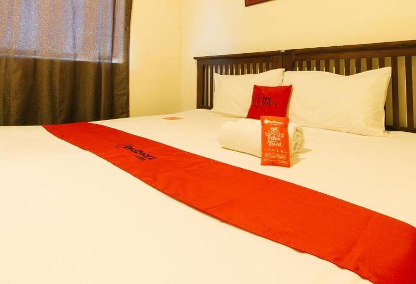 스탠다드 룸 킹사이즈 침대, Reddoorz Plus @ E Rodriguez Corner Banawe