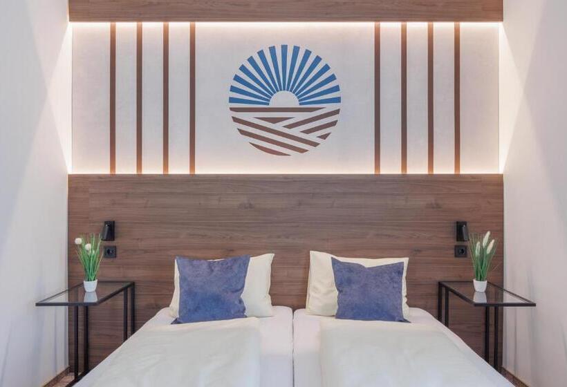 スーペリアールーム, 100 éves Fogadó