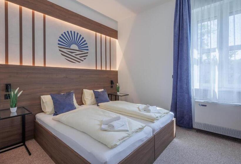 スーペリアールーム, 100 éves Fogadó