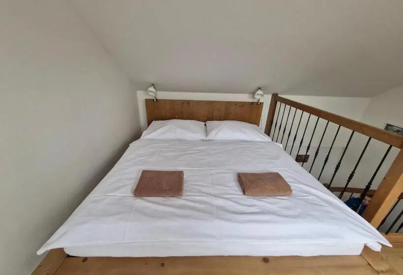 ドゥプレックスルーム, Restaurace Apartmány Bobule