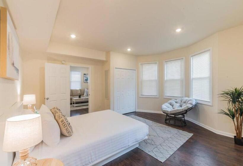 침실 1개 주택, 2 Blocks From Beach Sleeps 16