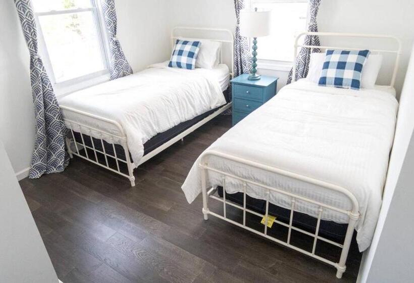 침실 1개 주택, 2 Blocks From Beach Sleeps 16