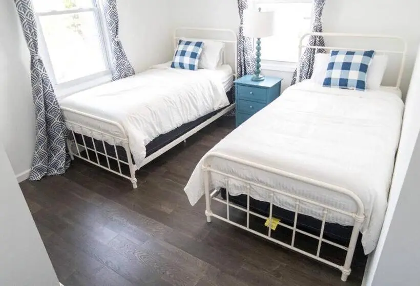 1ベッドルームハウス, 2 Blocks From Beach Sleeps 16