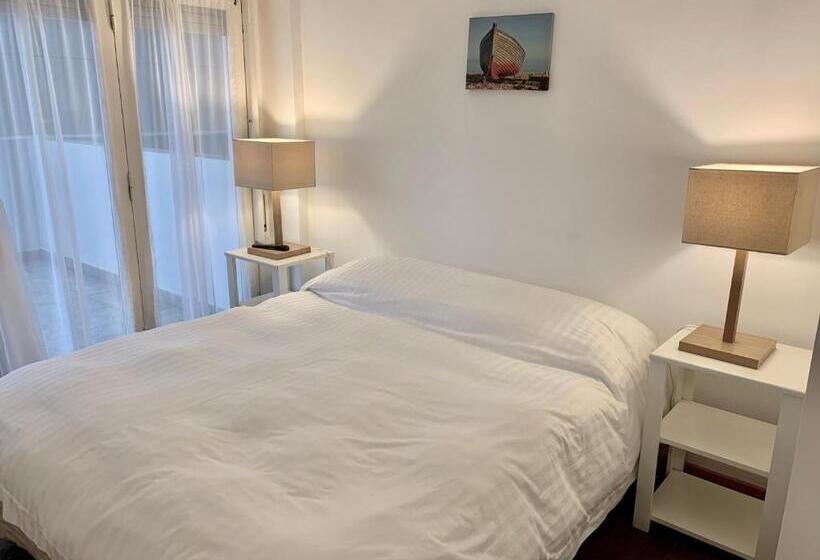 Apartamento 1 Dormitório Vista Mar, Cabo Corrientes Center