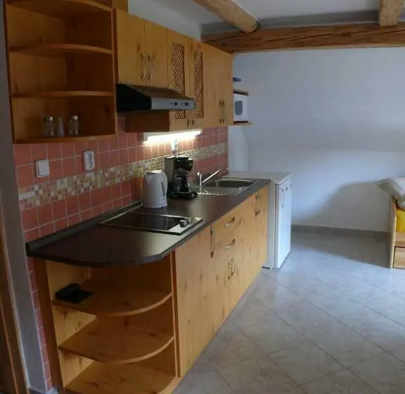 家族用アパートメント, Apartmány Yellow