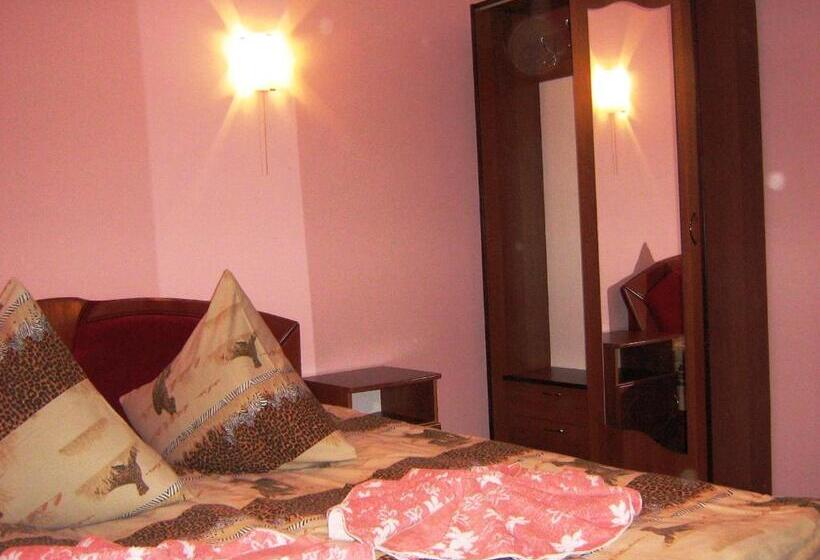 اتاق استاندارد سه نفره, Sadyba Lesivykh