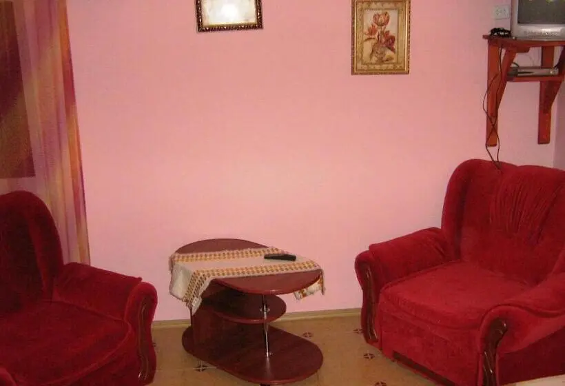 اتاق استاندارد سه نفره, Sadyba Lesivykh