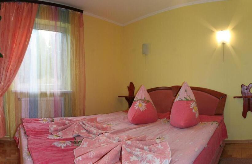 اتاق راحتی سه تخته, Sadyba Lesivykh