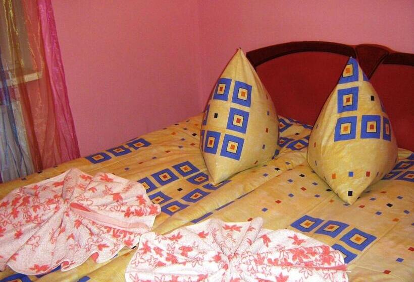 اتاق راحتی سه تخته, Sadyba Lesivykh