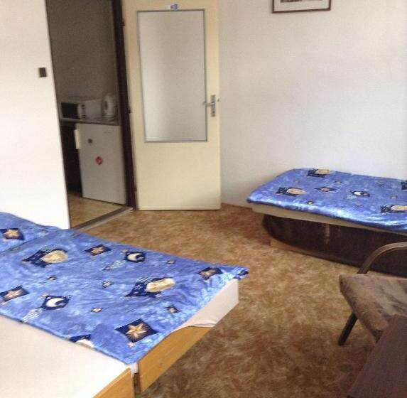 标准间, At Pension