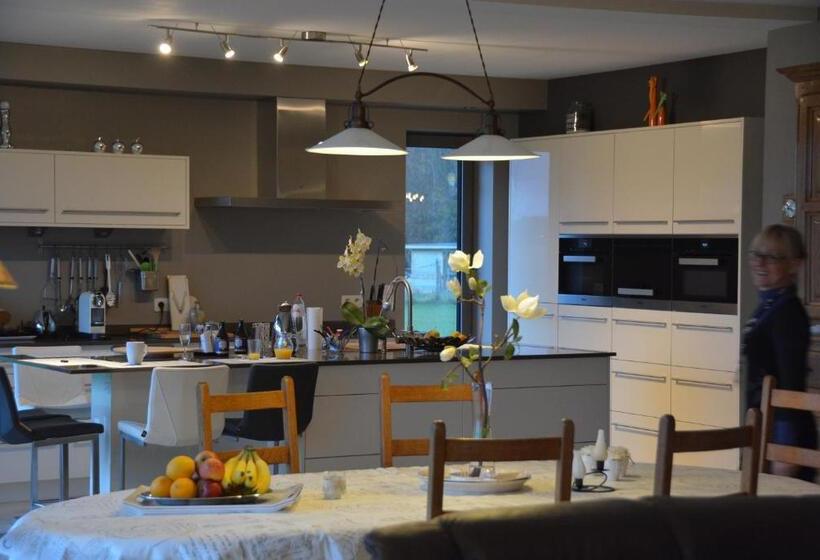 غرفة كمفورت مع بلكونة, B&b La Chabetaine