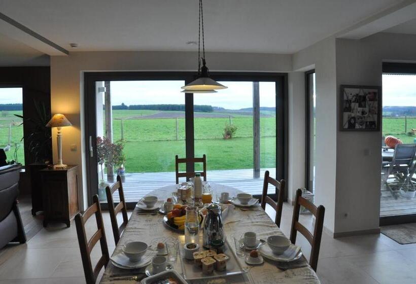 غرفة قياسية مزوَّدة بشُرفة, B&b La Chabetaine