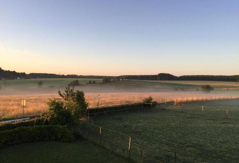 غرفة قياسية مزوَّدة بشُرفة, B&b La Chabetaine