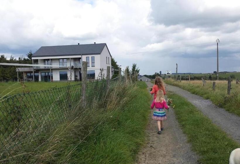 غرفة قياسية مزوَّدة بشُرفة, B&b La Chabetaine