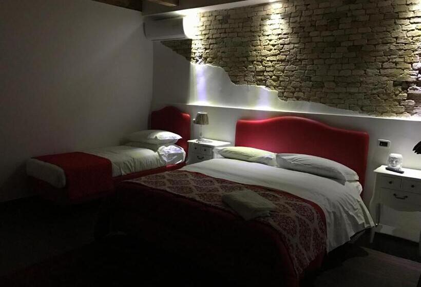 חדר בסיסי לשלושה, B&b S.antonio