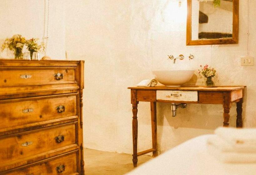 Номер Стандарт Вид на Сад, Mario Cesare   Exclusive B&b