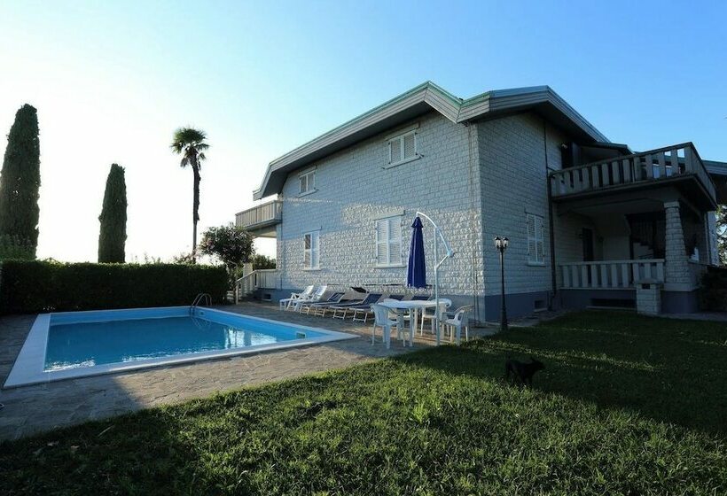 ویلای 4 خوابه, Villa Rosa
