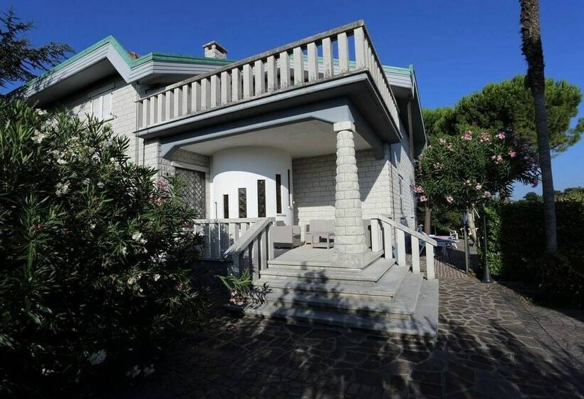 فيلا 4 غرف نوم, Villa Rosa