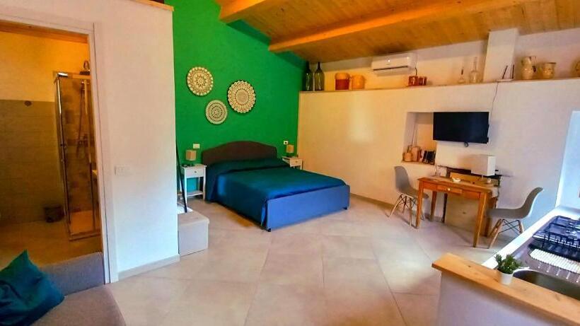 جناح جونيور, Sant Elia B&b