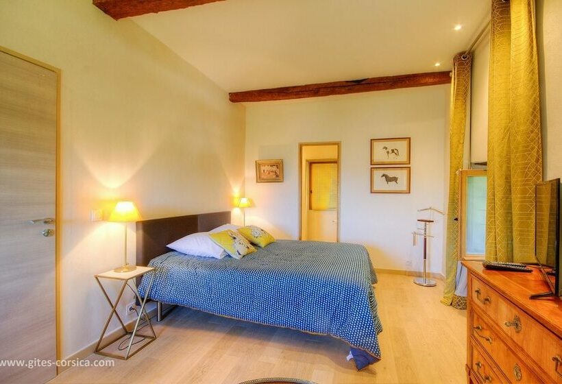 ダブルベッドスタンダードルーム, Castellu D Orezza