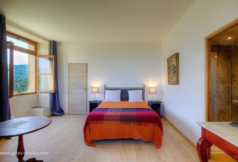 ダブルベッドスタンダードルーム, Castellu D Orezza