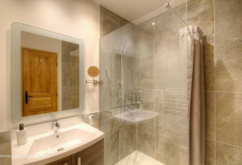 Номер Стандарт Двуспальная Кровать, Castellu D Orezza