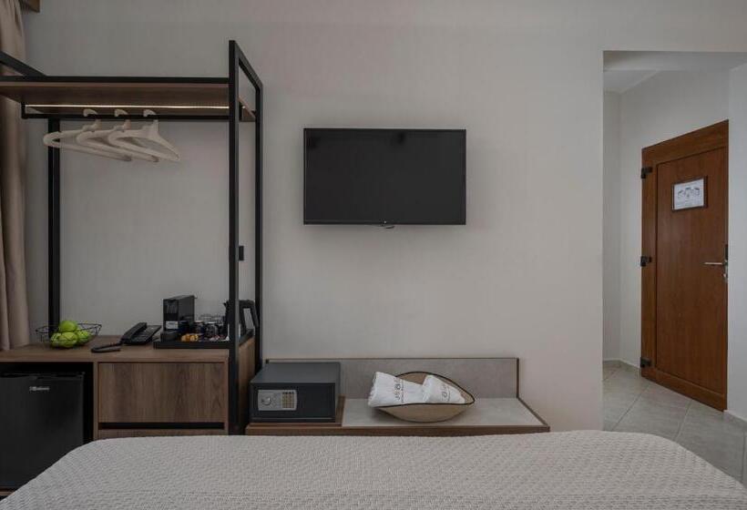 غرفة قياسية إطلالة جانبية علي البحر, Alia Palace Hotel   Adults Only 16+