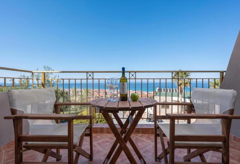 غرفة سوبيريور مطلّة علي البحر, Alia Palace Hotel   Adults Only 16+