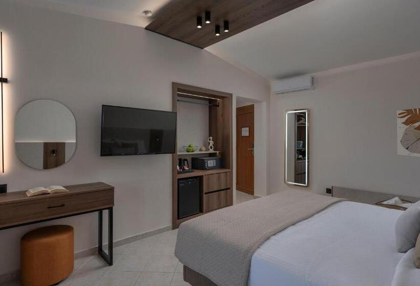 غرفة سوبيريور مطلّة علي البحر, Alia Palace Hotel   Adults Only 16+