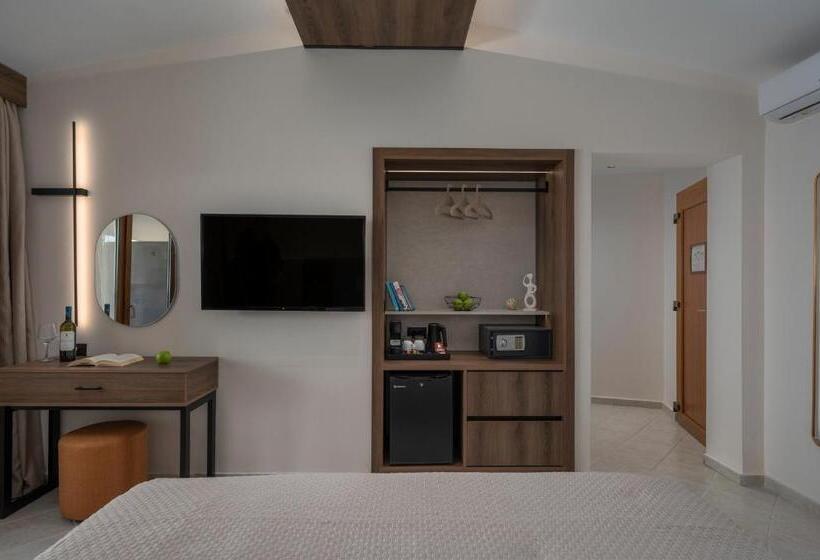 جناح جونيور مزوَّد بحمام سباحة, Alia Palace Hotel   Adults Only 16+