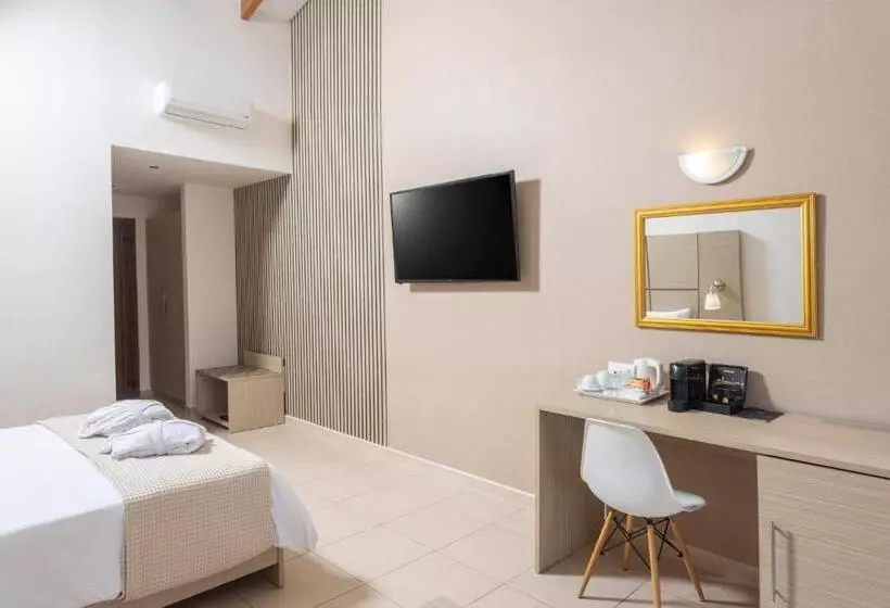 سوئیت جونیور با استخر, Alia Palace Hotel   Adults Only 16+