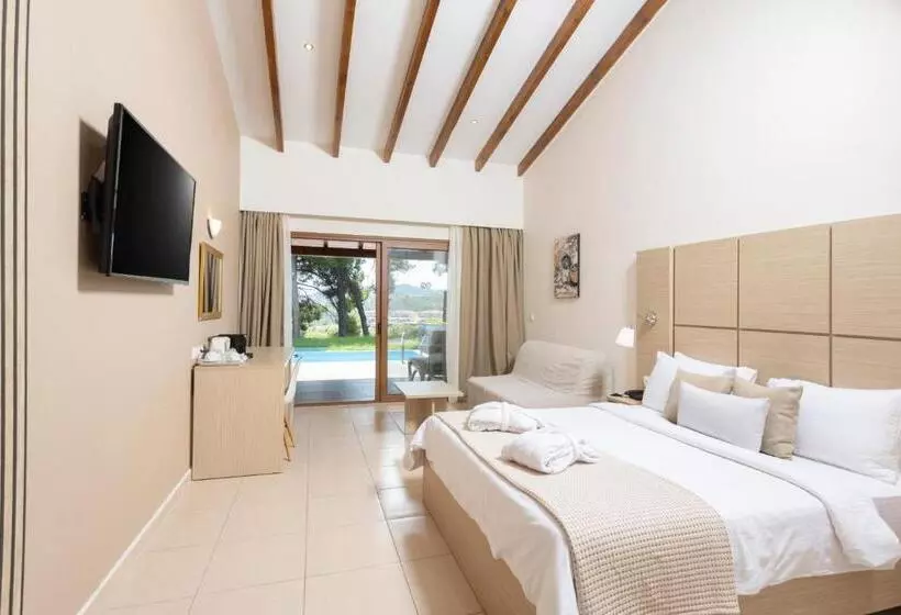سوئیت جونیور با استخر, Alia Palace Hotel   Adults Only 16+