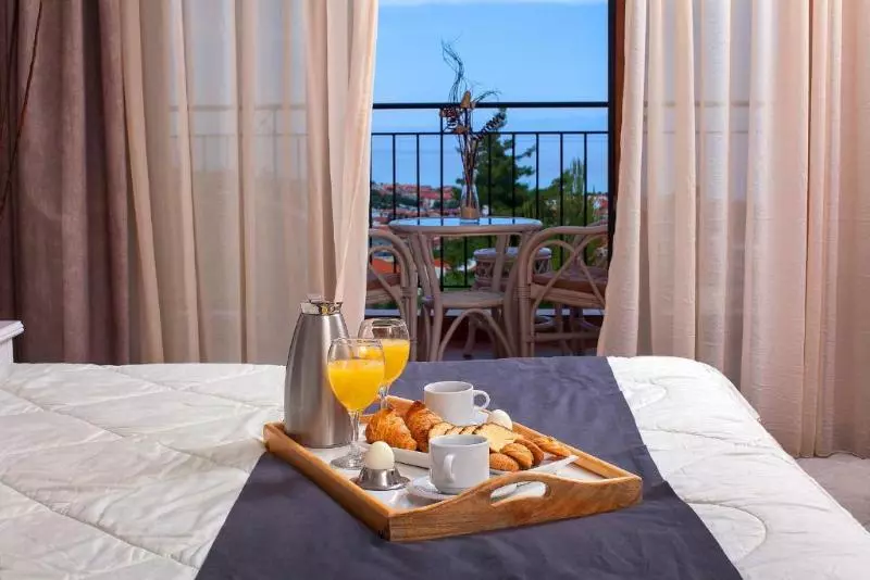 اتاق سوپریور با چشم‌انداز دریا, Alia Palace Hotel   Adults Only 16+