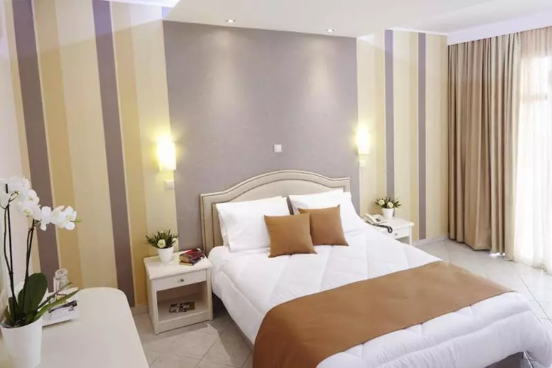 اتاق اساندارد با چشم‌انداز جانبی به دریا, Alia Palace Hotel   Adults Only 16+