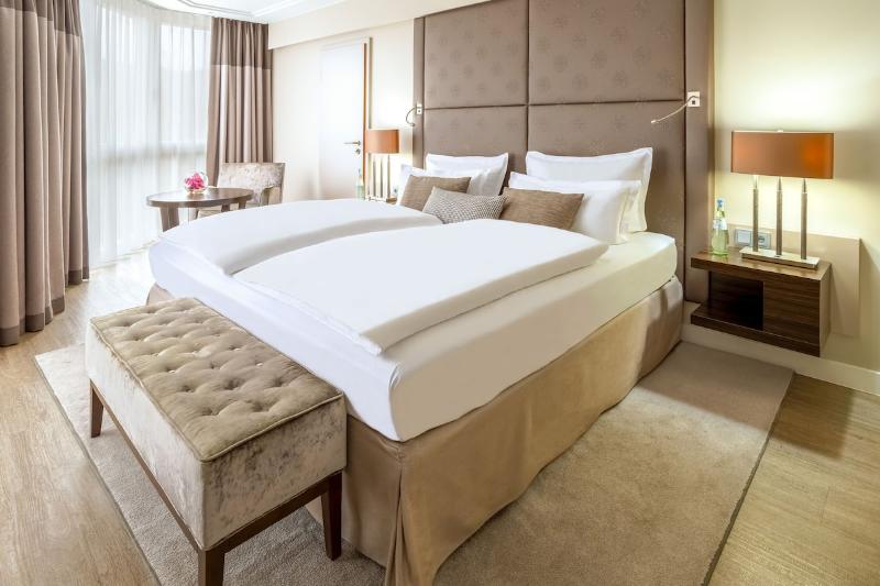 استودیوی سوپریور, Apartamentos Castaví