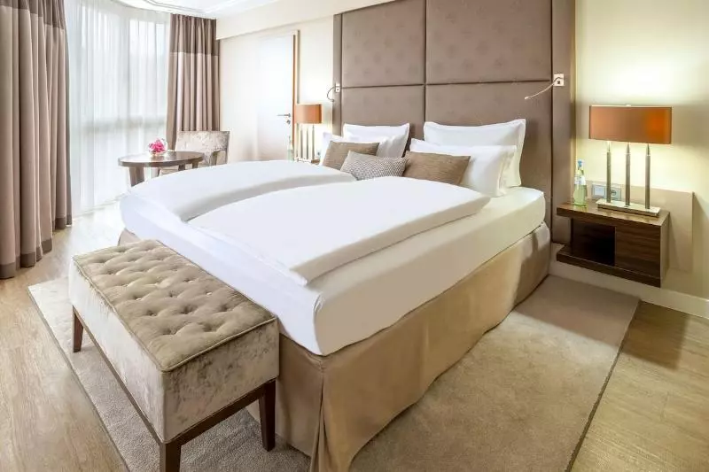 استودیوی سوپریور, Apartamentos Castaví
