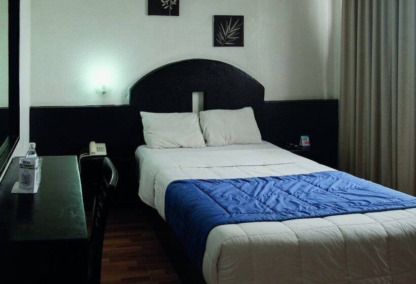 Номер Стандарт, Hi Hotel Impala Queretaro