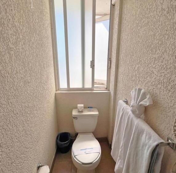 Номер Стандарт 2 Двуспальные Кровати, Hi Hotel Impala Queretaro