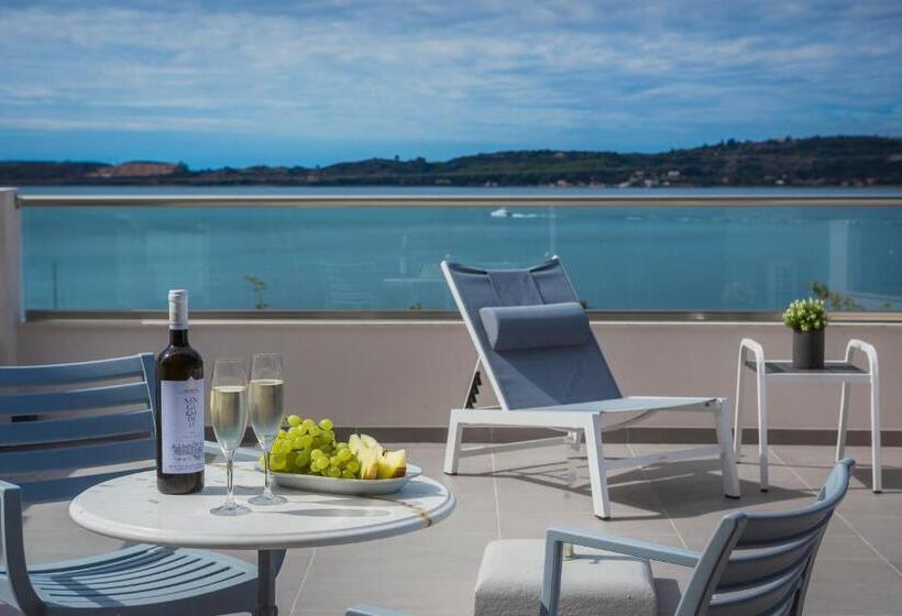 디럭스 테라스 룸 바다 전망, Limanaki