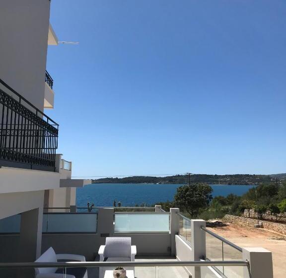 수피리어 테라스 룸, Limanaki