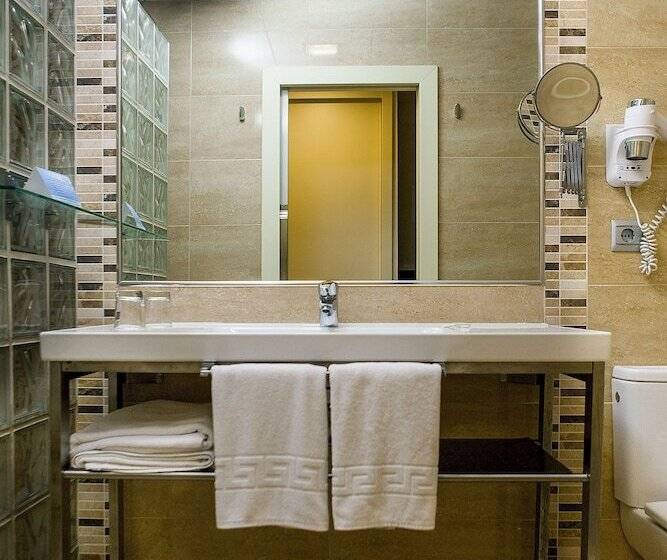 Comfort Room Side Sea View, Los Arcos