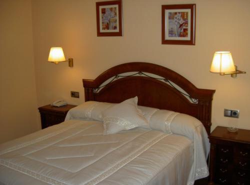 غرفة قياسية مزوَّدة بجاكوزي, Manrique De Lara