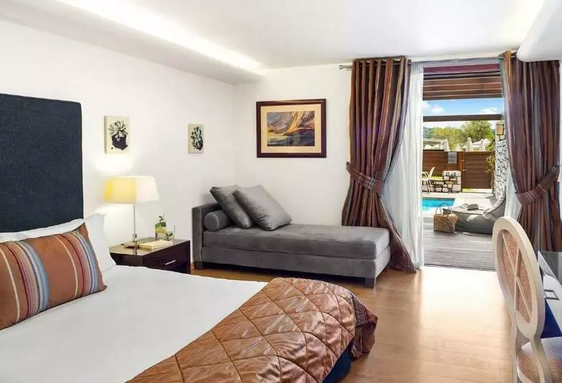 سوئیت جونیور با استخر, Princess Resort, Santikos Collection