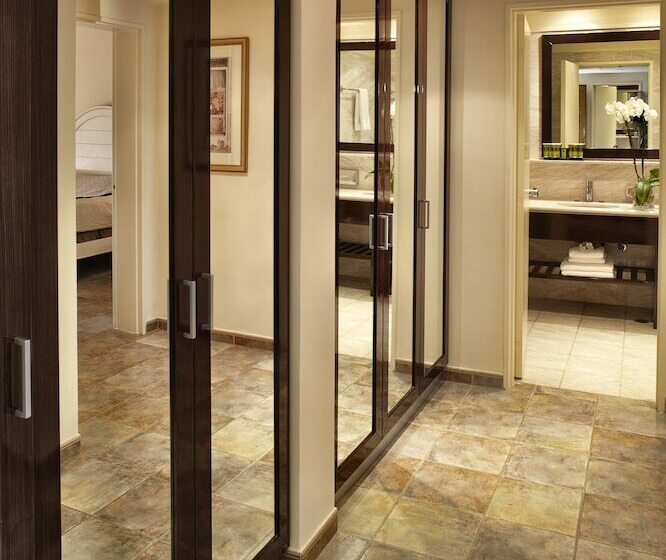 디럭스 스위트, Princess Resort, Santikos Collection
