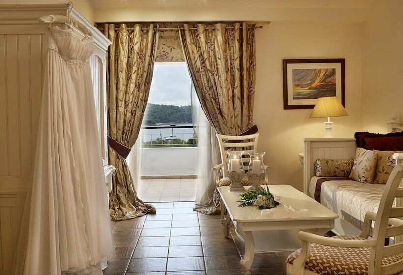 디럭스 스위트, Princess Resort, Santikos Collection