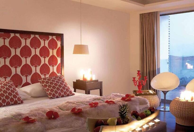 جناح جونيور, The Roc Club, A Grecotel Hotel To Live