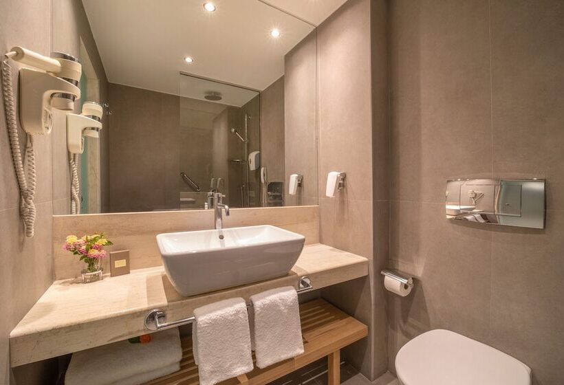 Семейный Номер, Blue Sea Beach Affiliated by Melia