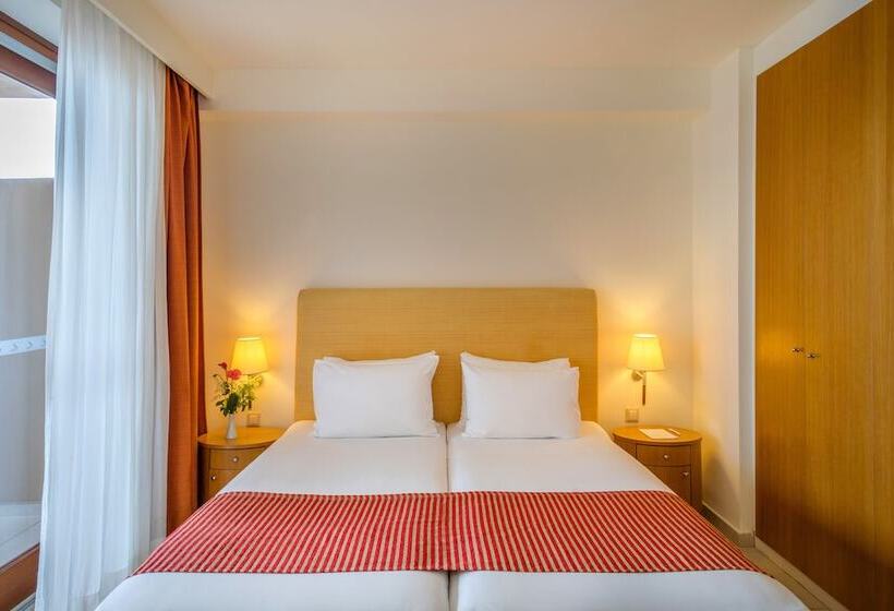 Семейный Номер, Blue Sea Beach Affiliated by Melia